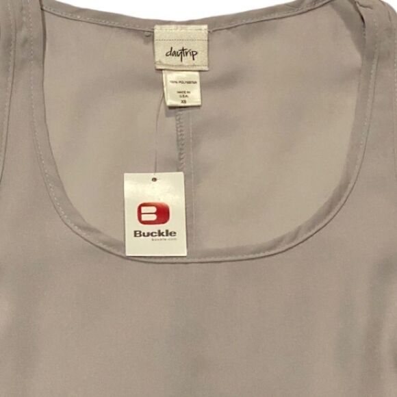 Daytrip Grey Chiffon Tank Top - Picture 5 of 10